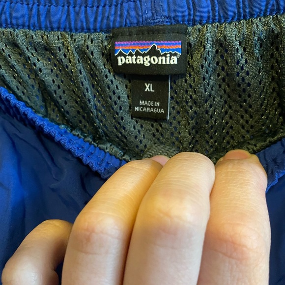 Patagonia mens swim trunks in blue XL - Picture 3 of 5